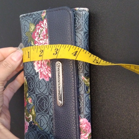 STONE MOUNTAIN SEA GREENISH BLUE CANVAS W/ TAN TRIM SHOULDER BAG & WALLET - Picture 14 of 16